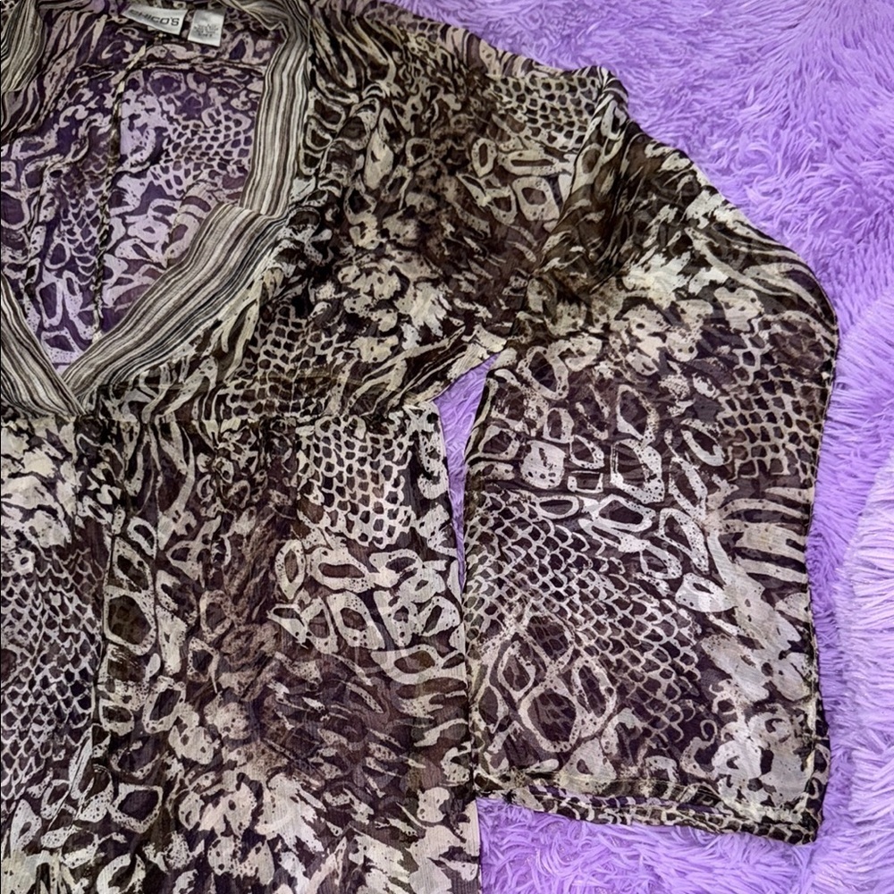 Animal Print V-Neck Women's Top - Picture 4 of 7